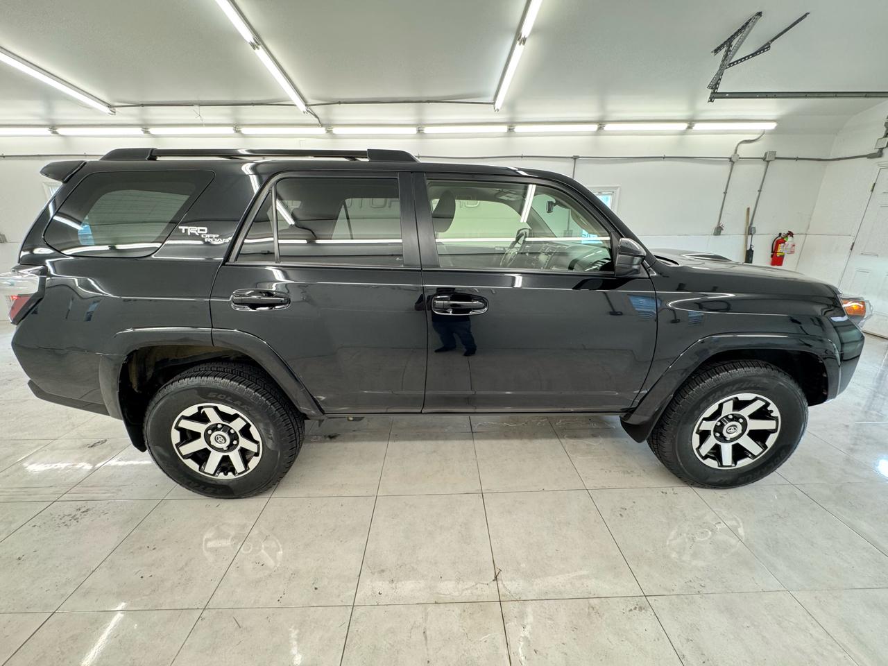 Toyota 4Runner TRD Off Road 4WD (Natl) 2022