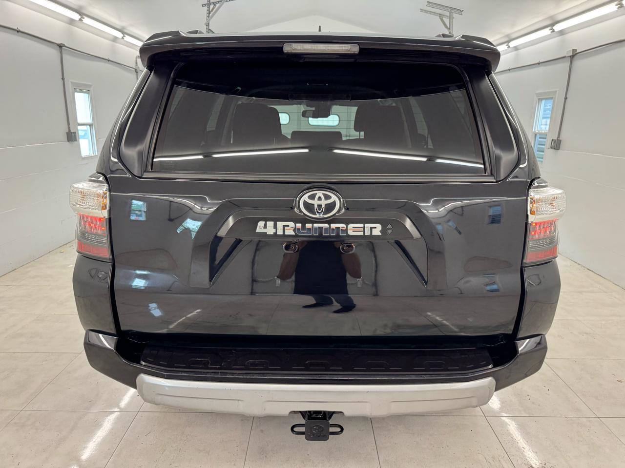 Toyota 4Runner TRD Off Road 4WD (Natl) 2022