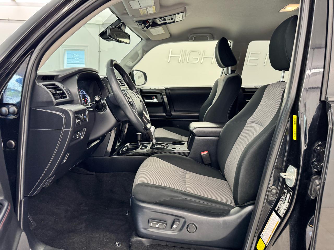 Toyota 4Runner TRD Off Road 4WD (Natl) 2022