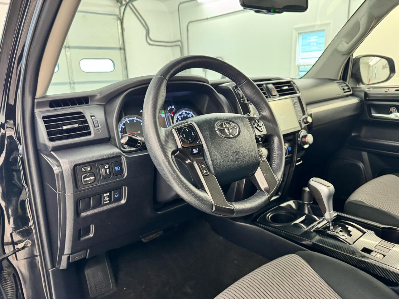 Toyota 4Runner TRD Off Road 4WD (Natl) 2022