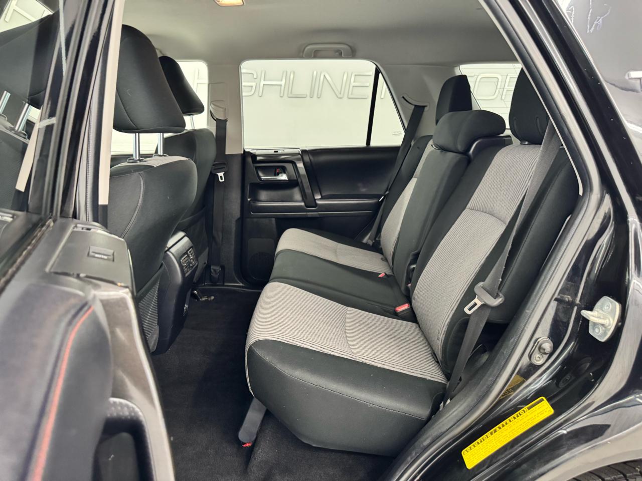Toyota 4Runner TRD Off Road 4WD (Natl) 2022