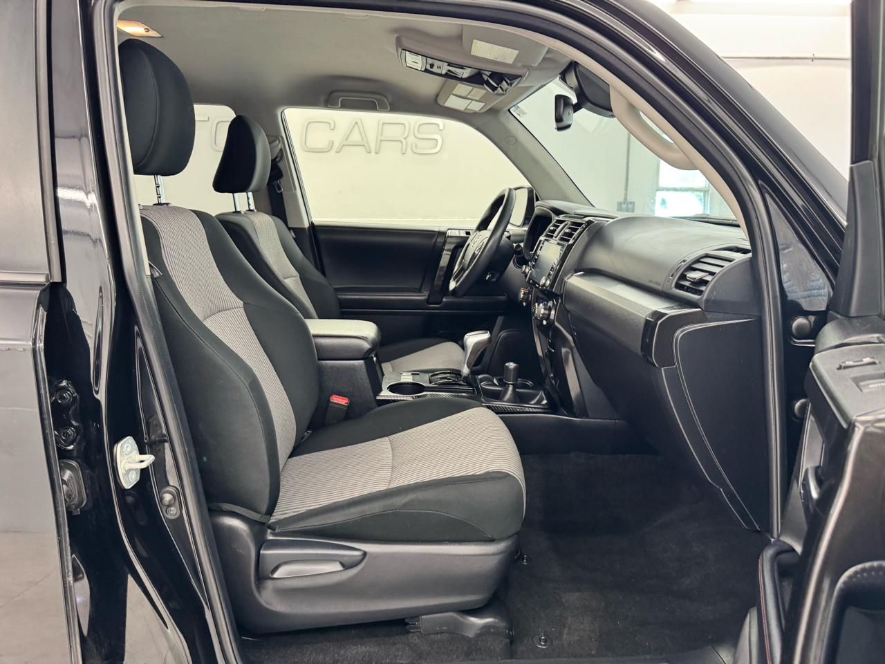 Toyota 4Runner TRD Off Road 4WD (Natl) 2022
