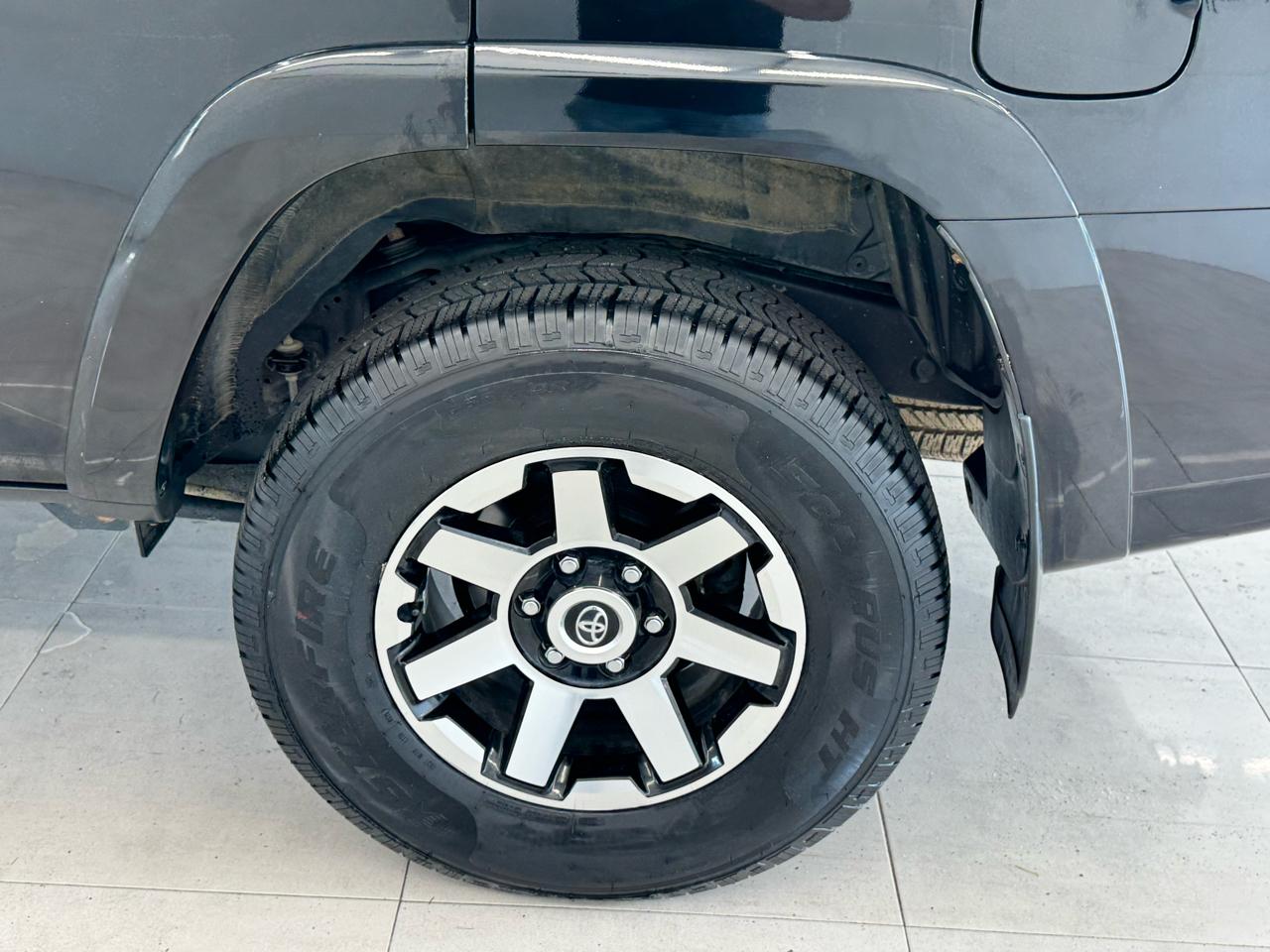 Toyota 4Runner TRD Off Road 4WD (Natl) 2022
