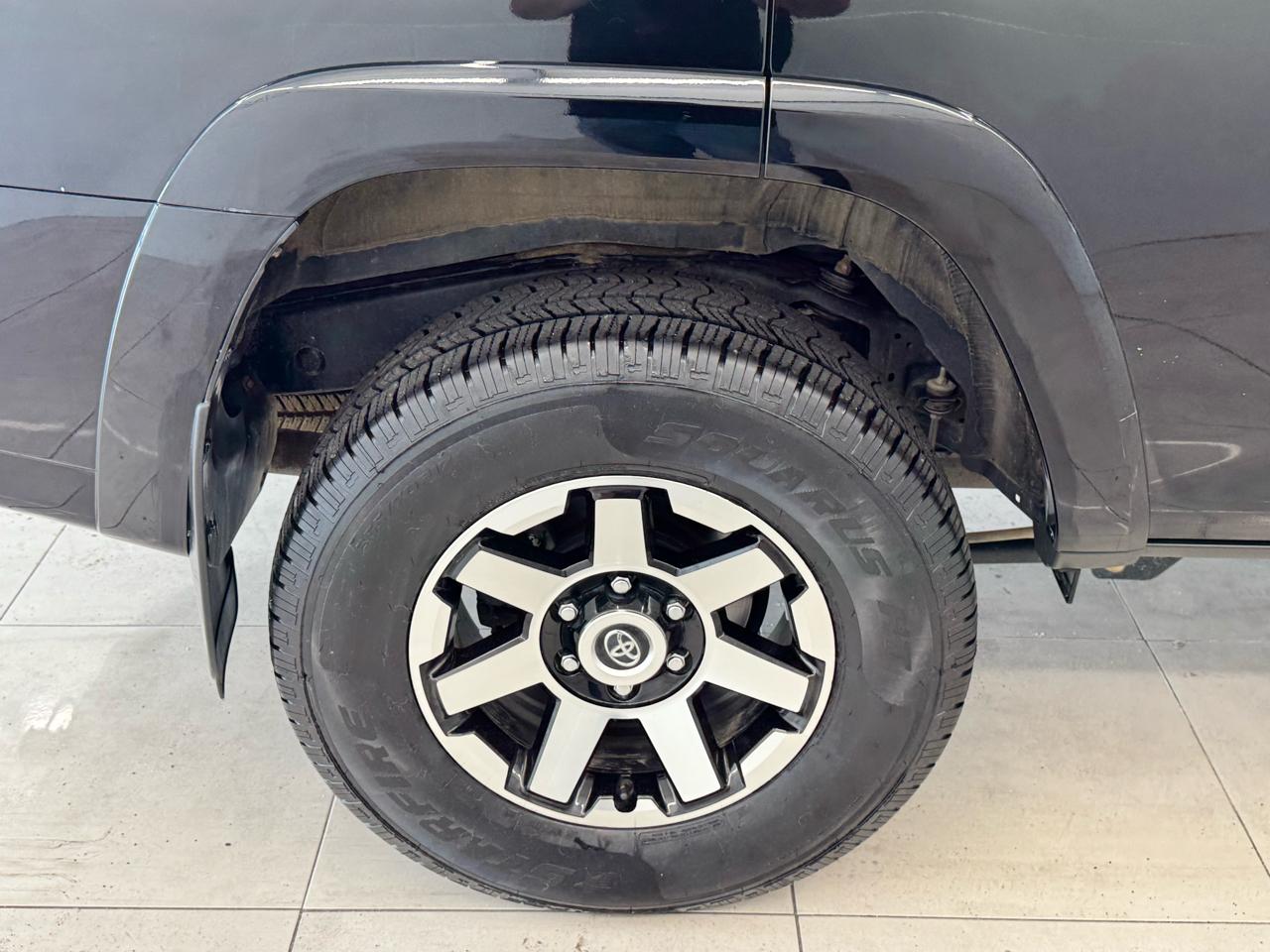Toyota 4Runner TRD Off Road 4WD (Natl) 2022
