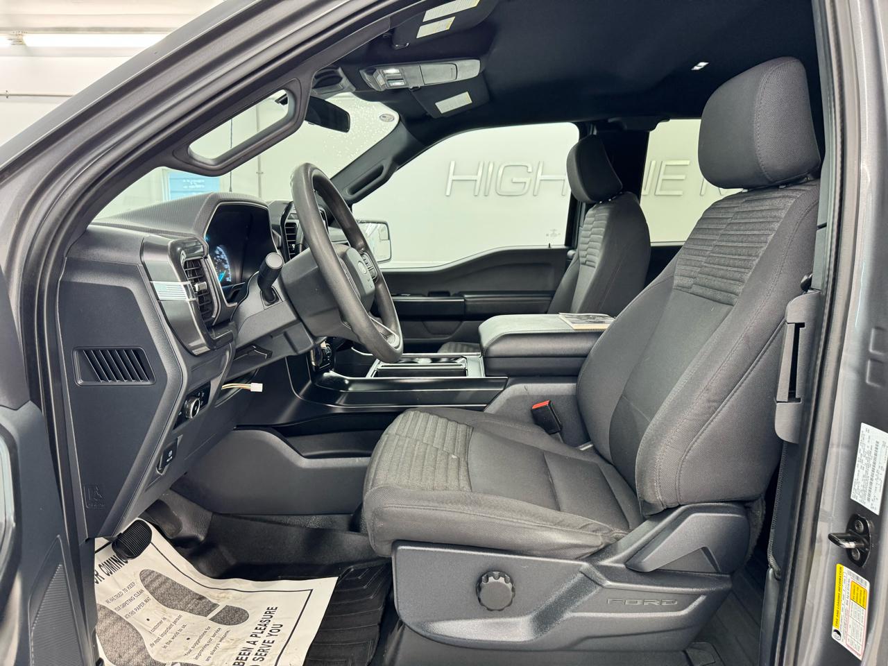 Ford F-150 XLT 4WD SuperCab 8' Box 2023