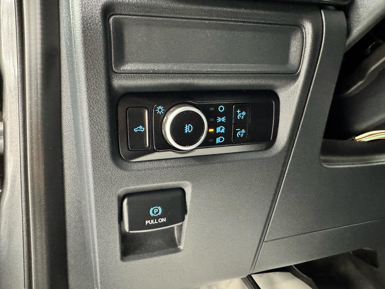 Ford F-150 XLT 4WD SuperCab 8' Box 2023