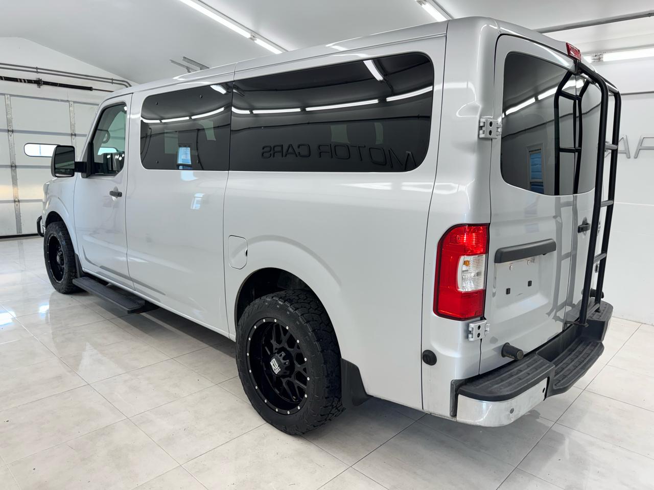 Nissan NV Passenger NV3500 HD S V6 2019
