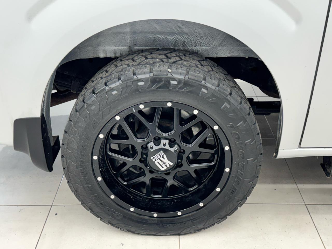 Nissan NV Passenger NV3500 HD S V6 2019