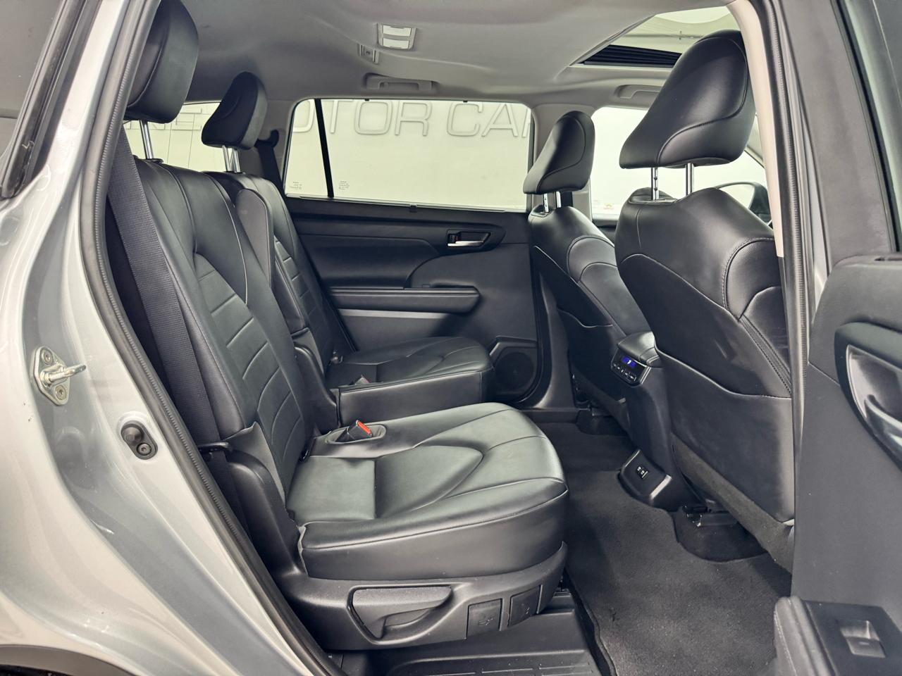 Toyota Highlander XLE AWD (Natl) 2020