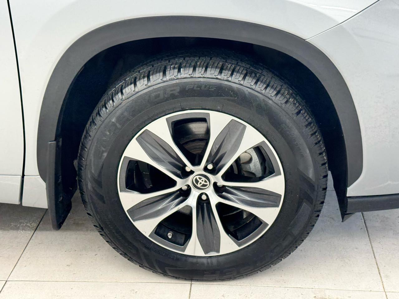 Toyota Highlander XLE AWD (Natl) 2020
