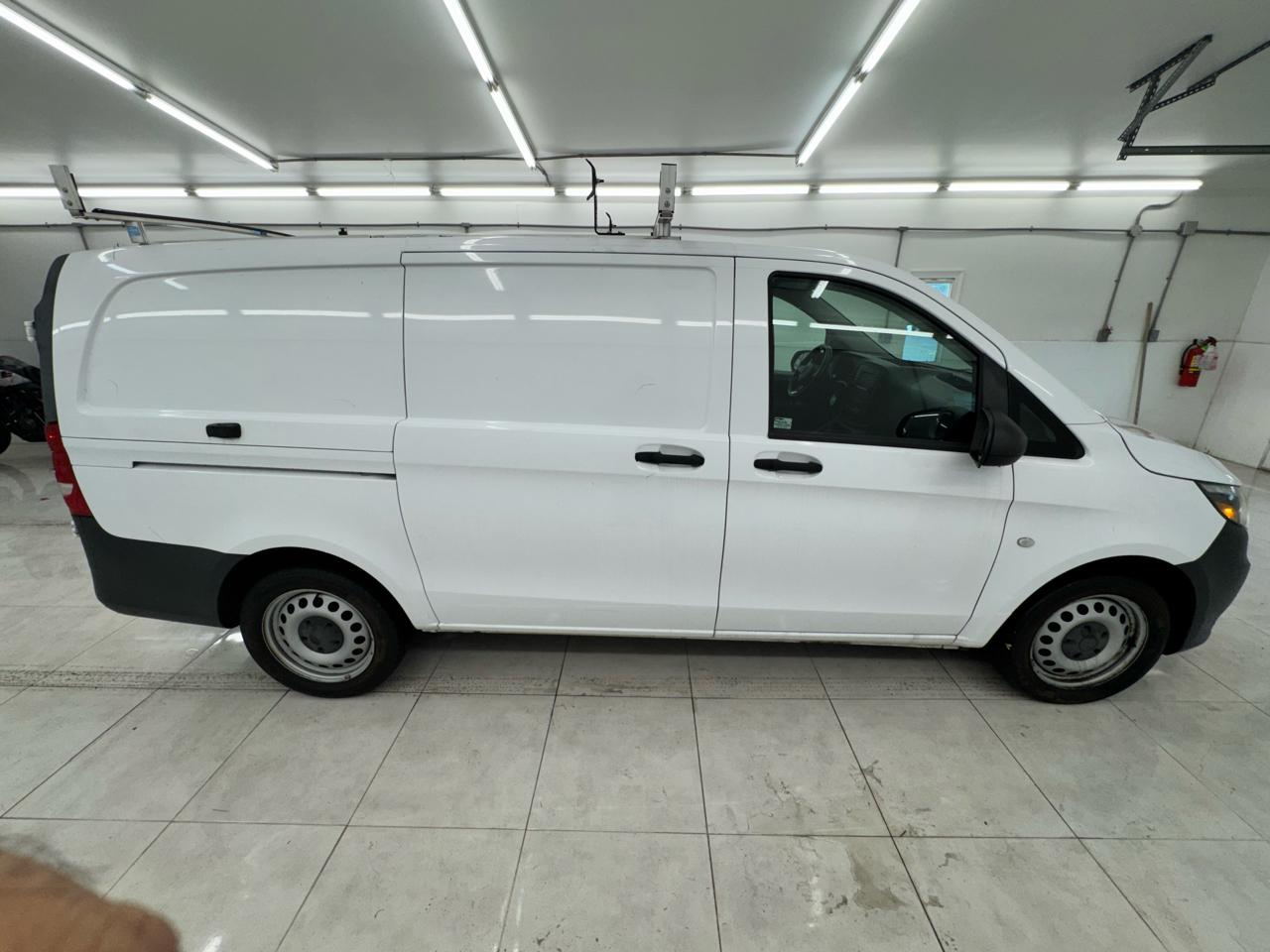 Mercedes-Benz Metris Cargo Van Standard Roof 126" Wheelbase 2020