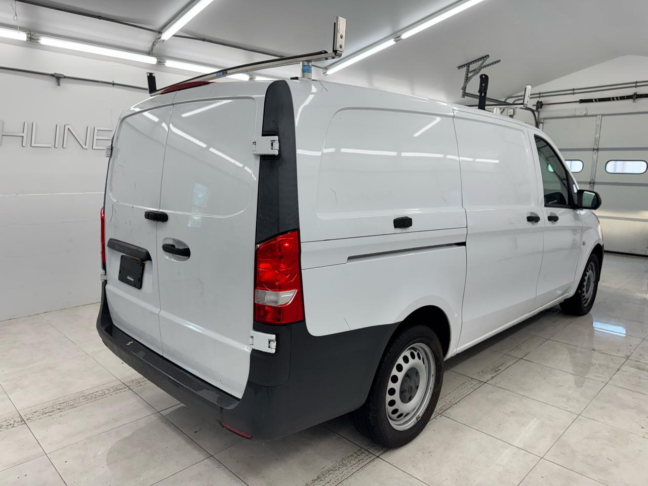 Mercedes-Benz Metris Cargo Van Standard Roof 126" Wheelbase 2020
