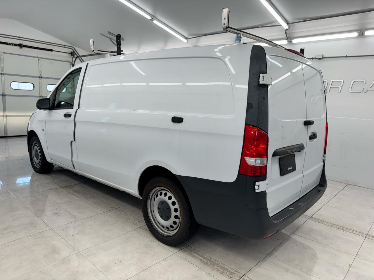 Mercedes-Benz Metris Cargo Van Standard Roof 126" Wheelbase 2020