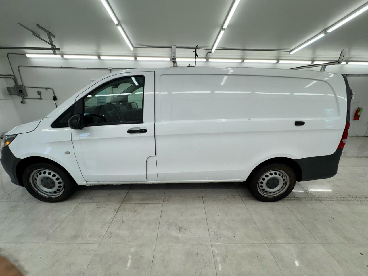 Mercedes-Benz Metris Cargo Van Standard Roof 126" Wheelbase 2020