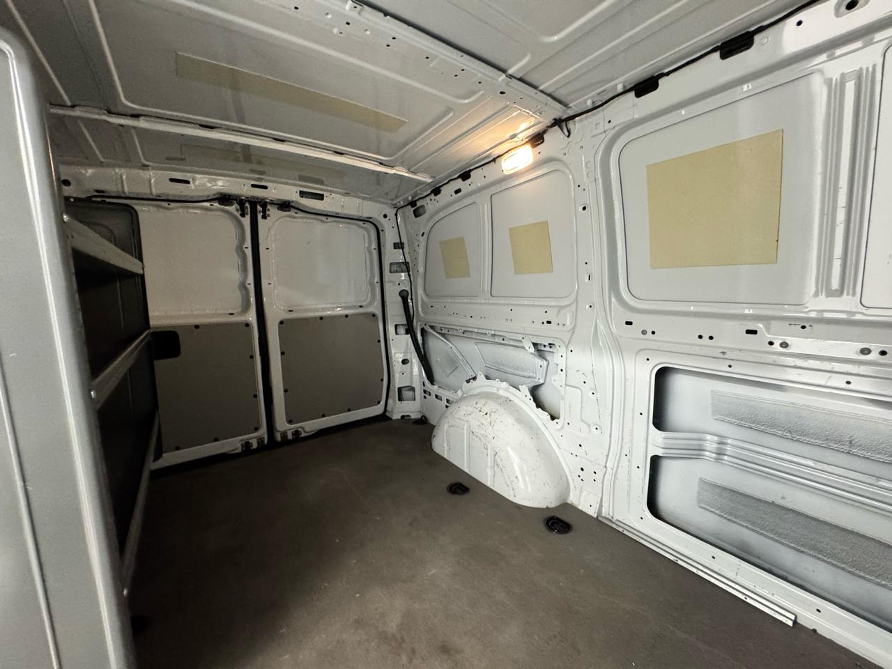 Mercedes-Benz Metris Cargo Van Standard Roof 126" Wheelbase 2020