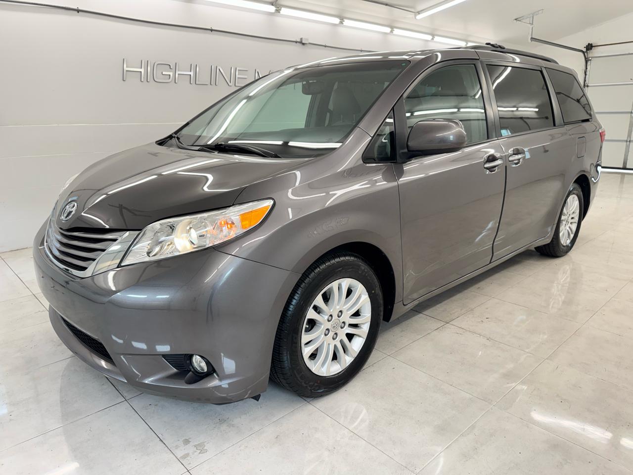 Toyota Sienna 5dr 8-Pass Van XLE Premium FWD (Natl) 2015