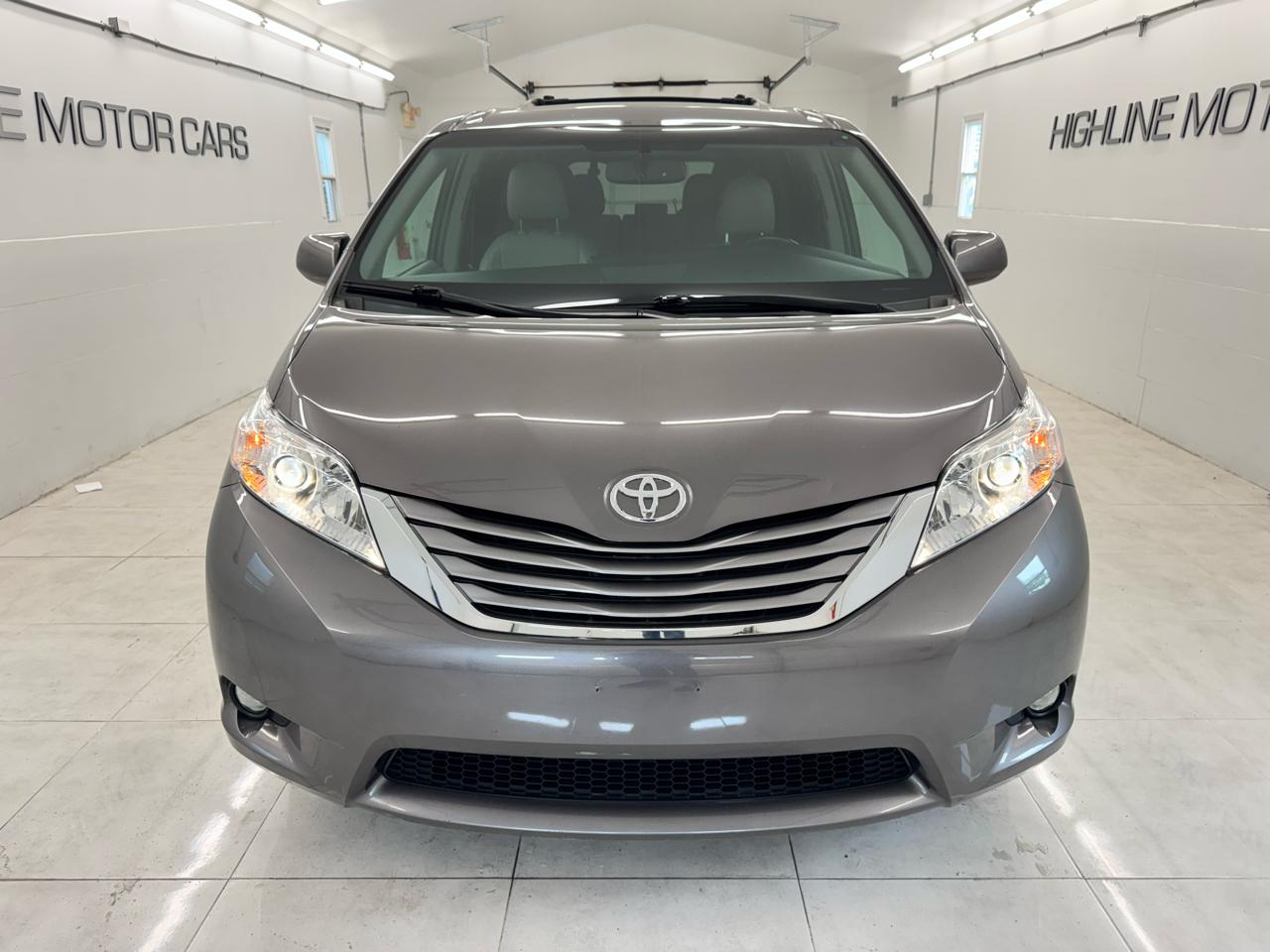 Toyota Sienna 5dr 8-Pass Van XLE Premium FWD (Natl) 2015
