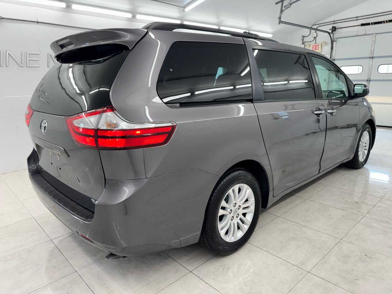 Toyota Sienna 5dr 8-Pass Van XLE Premium FWD (Natl) 2015