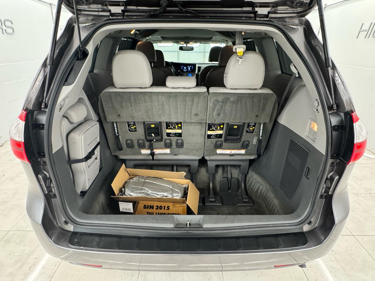 Toyota Sienna 5dr 8-Pass Van XLE Premium FWD (Natl) 2015