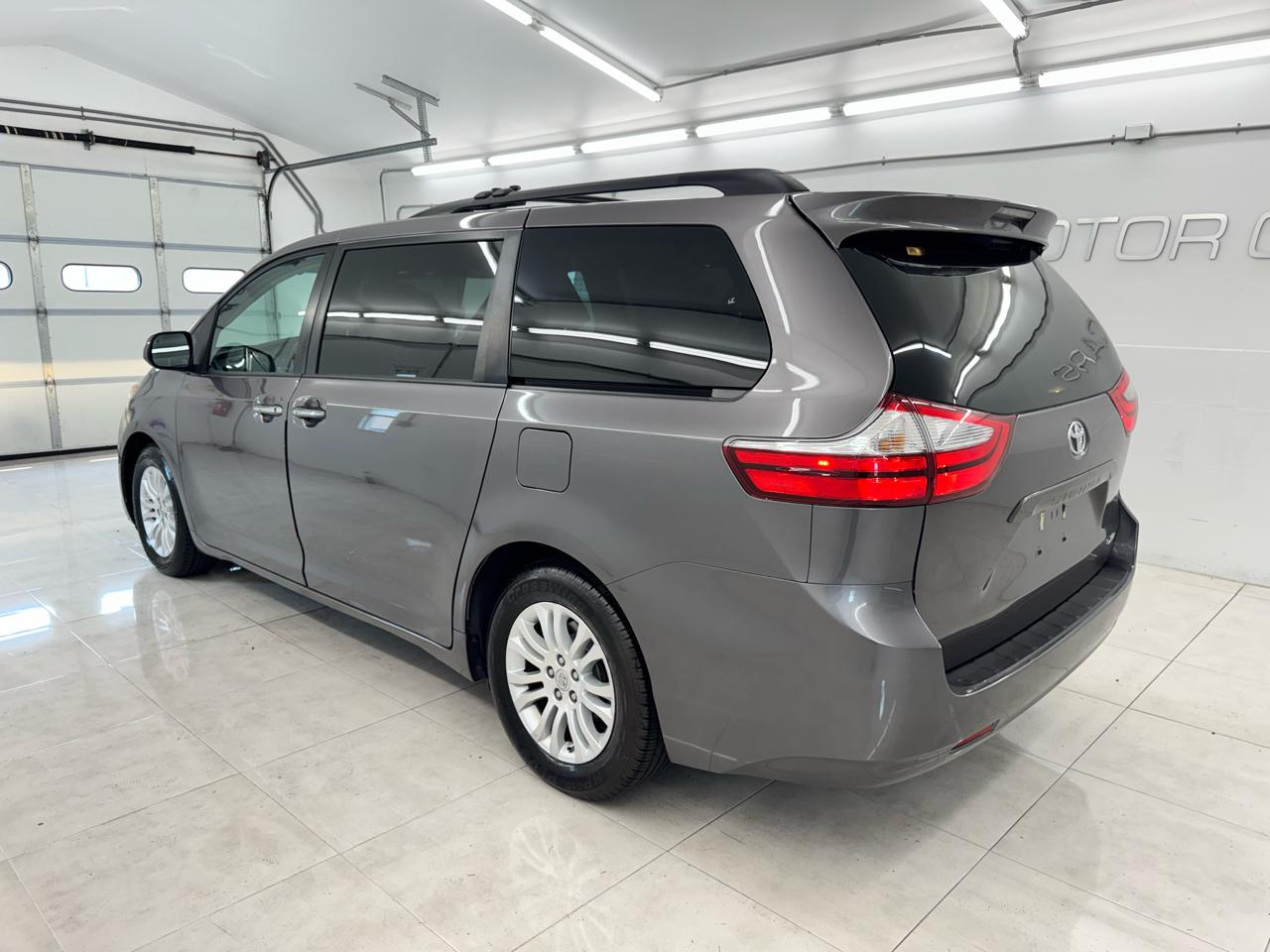 Toyota Sienna 5dr 8-Pass Van XLE Premium FWD (Natl) 2015