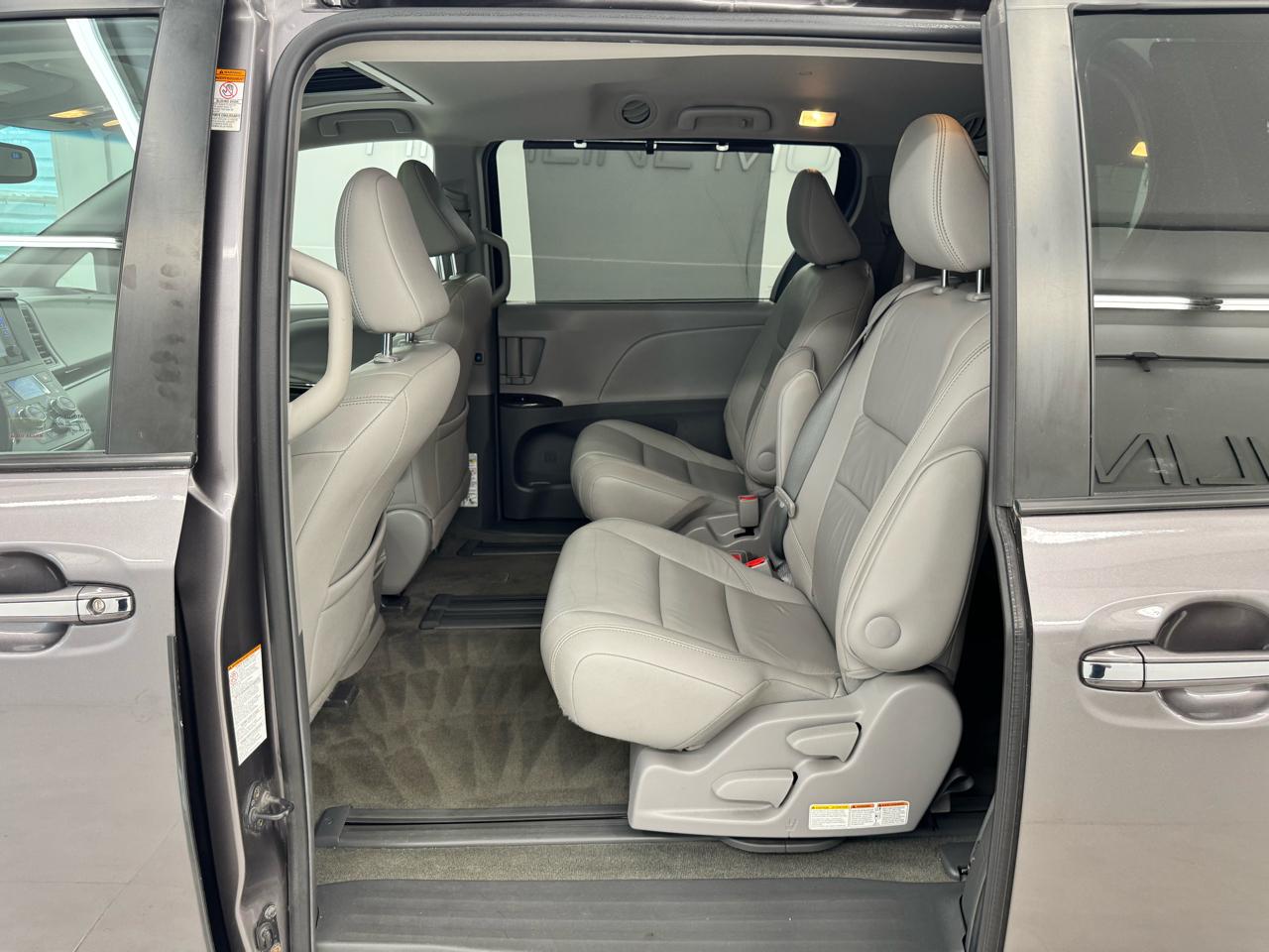 Toyota Sienna 5dr 8-Pass Van XLE Premium FWD (Natl) 2015