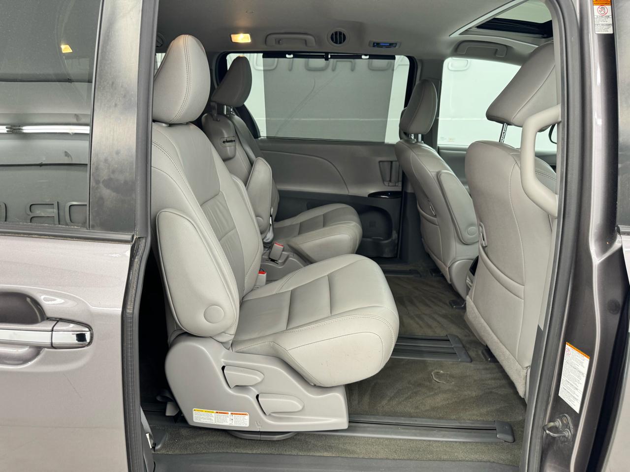 Toyota Sienna 5dr 8-Pass Van XLE Premium FWD (Natl) 2015