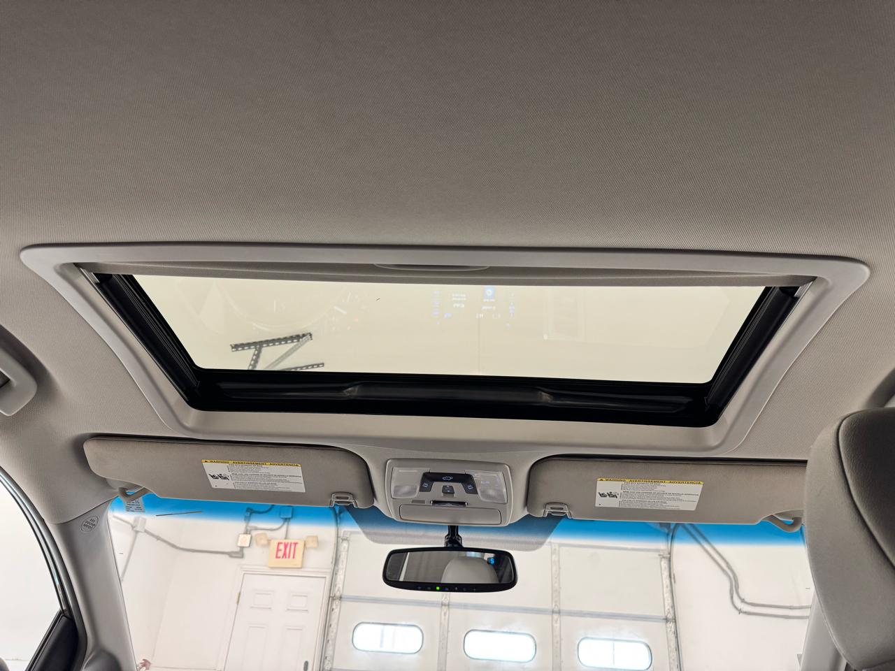 Toyota Sienna 5dr 8-Pass Van XLE Premium FWD (Natl) 2015
