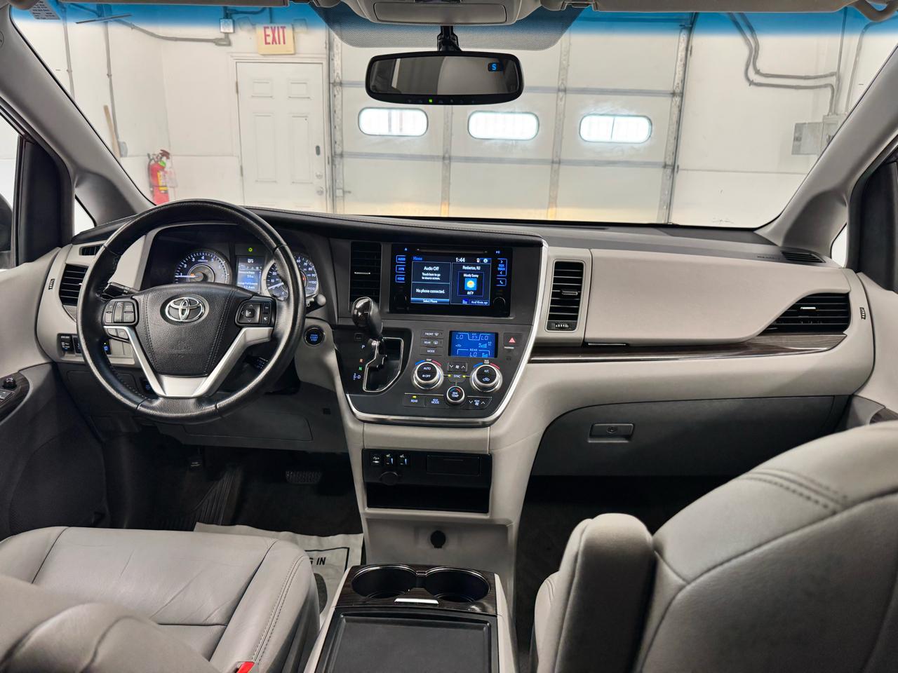 Toyota Sienna 5dr 8-Pass Van XLE Premium FWD (Natl) 2015
