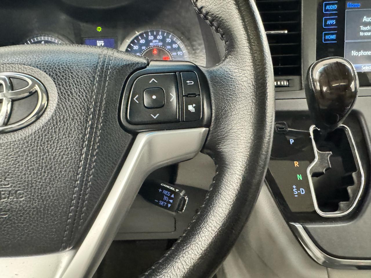 Toyota Sienna 5dr 8-Pass Van XLE Premium FWD (Natl) 2015