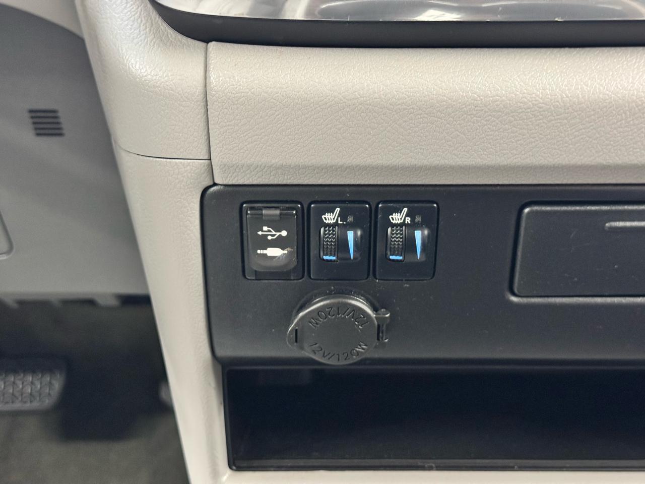 Toyota Sienna 5dr 8-Pass Van XLE Premium FWD (Natl) 2015
