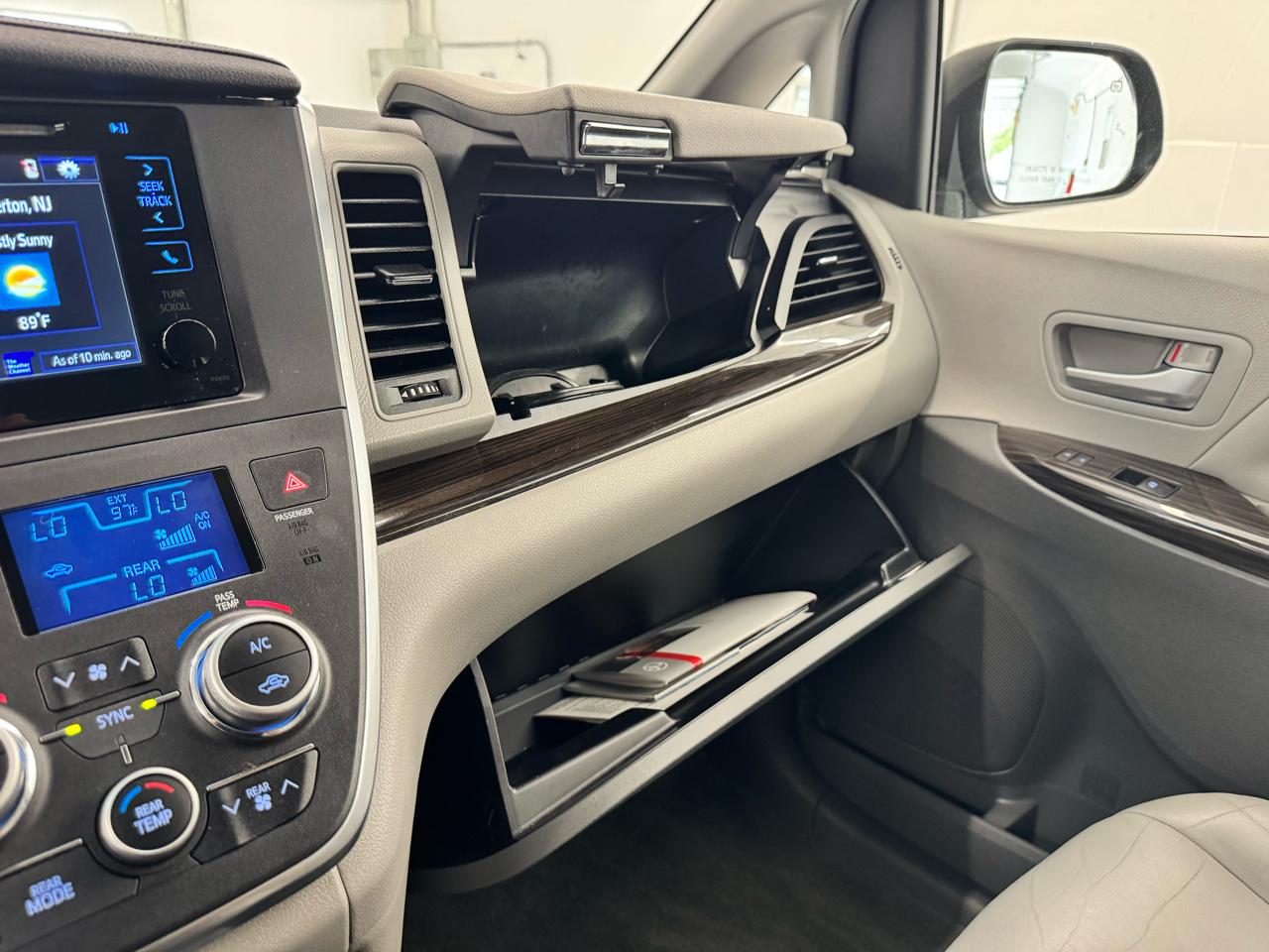 Toyota Sienna 5dr 8-Pass Van XLE Premium FWD (Natl) 2015