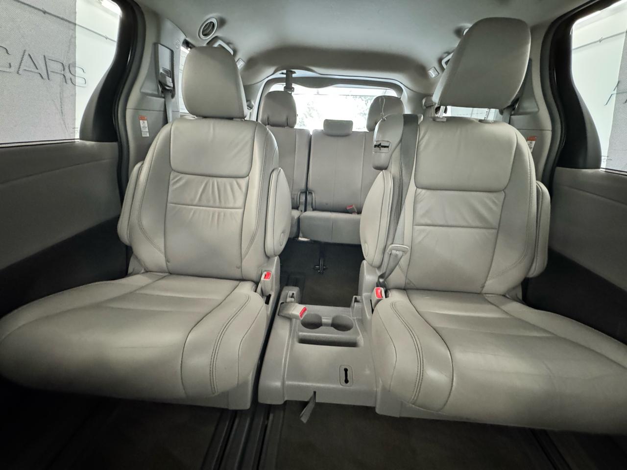 Toyota Sienna 5dr 8-Pass Van XLE Premium FWD (Natl) 2015