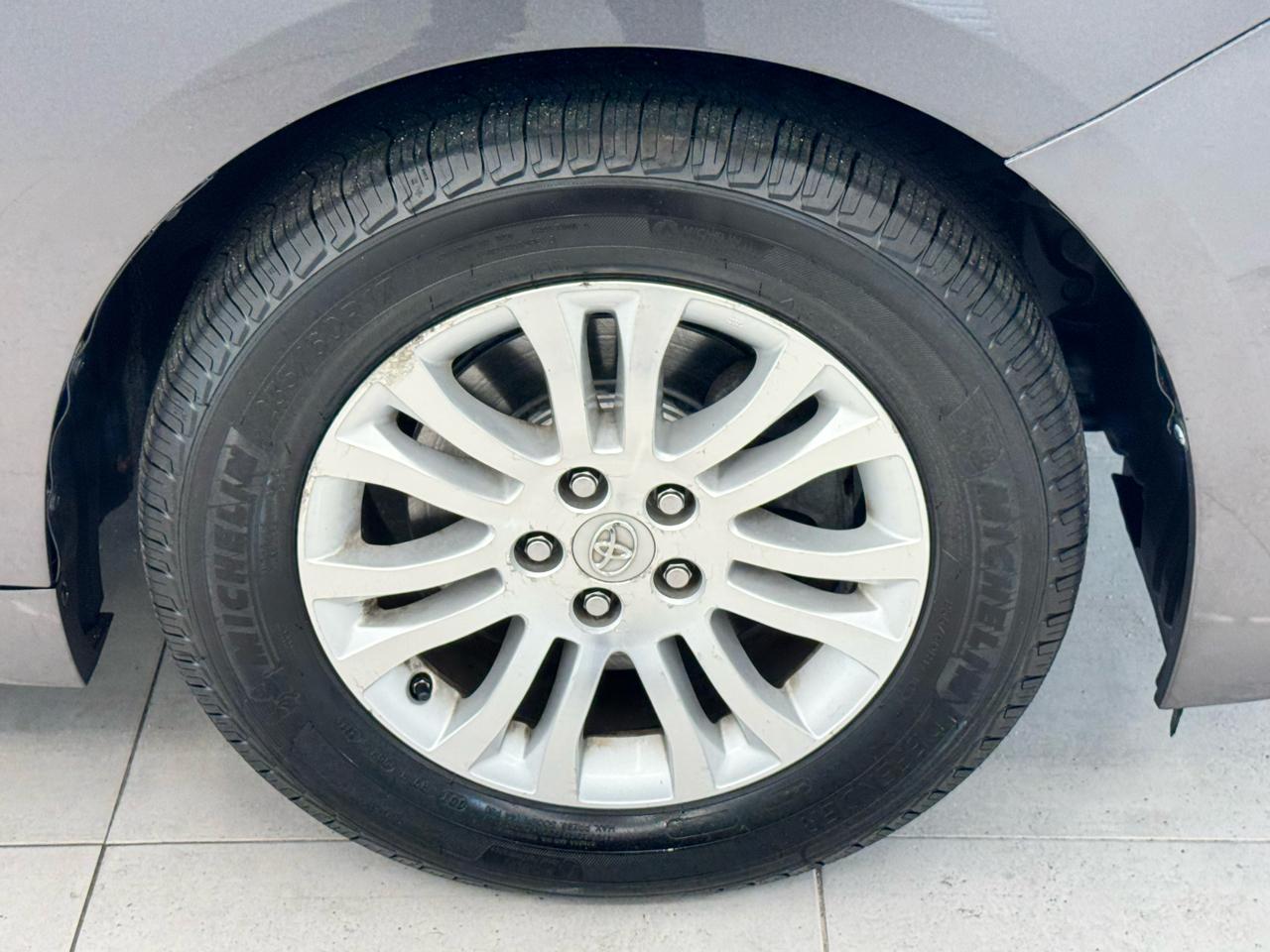 Toyota Sienna 5dr 8-Pass Van XLE Premium FWD (Natl) 2015