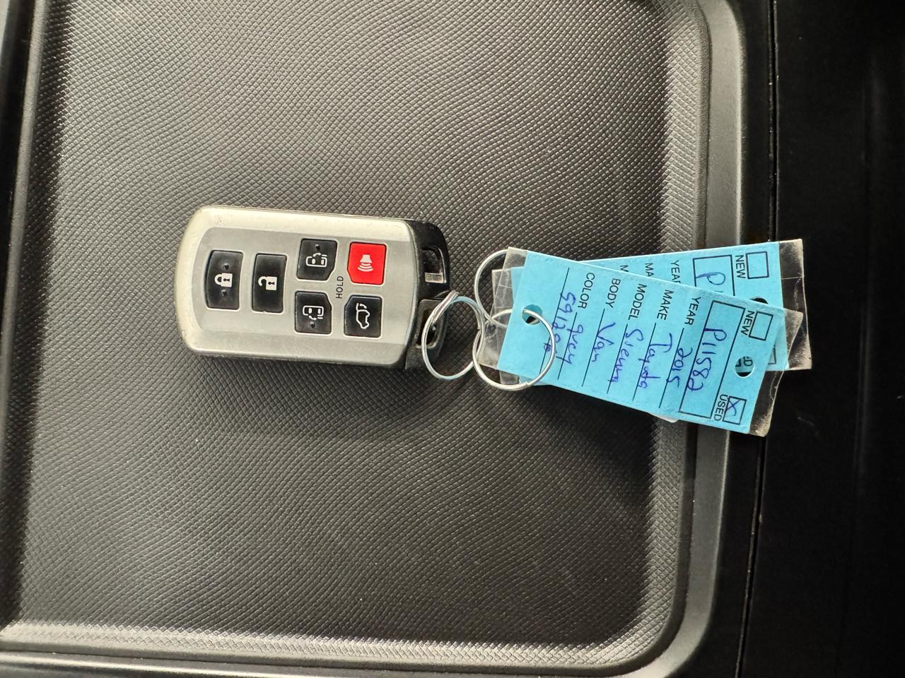 Toyota Sienna 5dr 8-Pass Van XLE Premium FWD (Natl) 2015