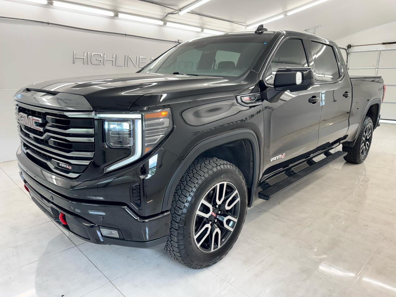 GMC Sierra 1500 4WD Crew Cab 157" AT4 2022