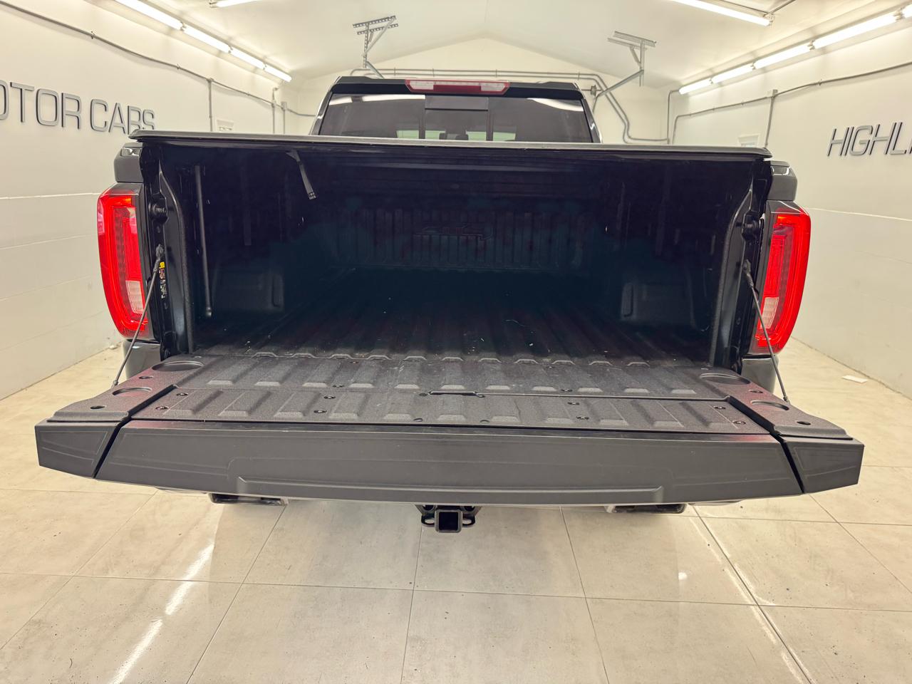 GMC Sierra 1500 4WD Crew Cab 157" AT4 2022