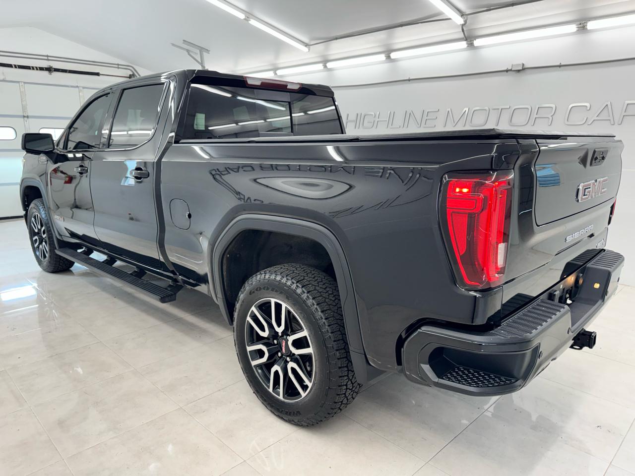 GMC Sierra 1500 4WD Crew Cab 157" AT4 2022