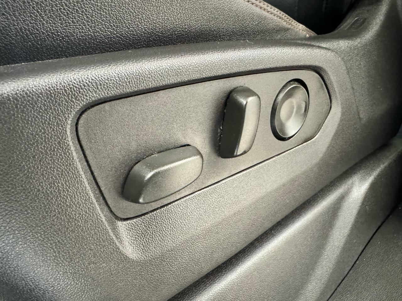 GMC Sierra 1500 4WD Crew Cab 157" AT4 2022