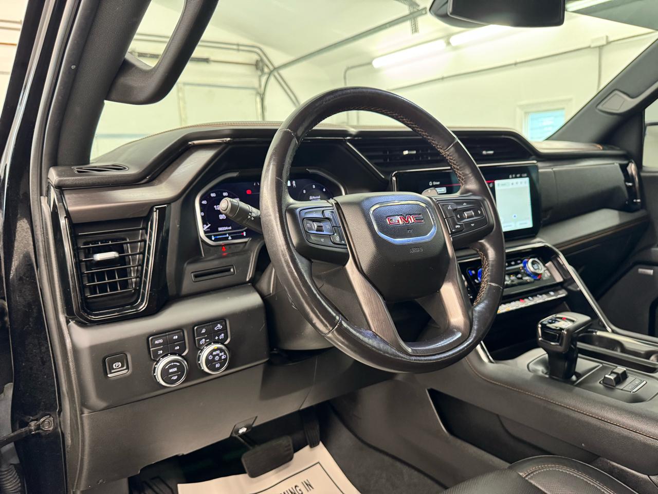 GMC Sierra 1500 4WD Crew Cab 157" AT4 2022