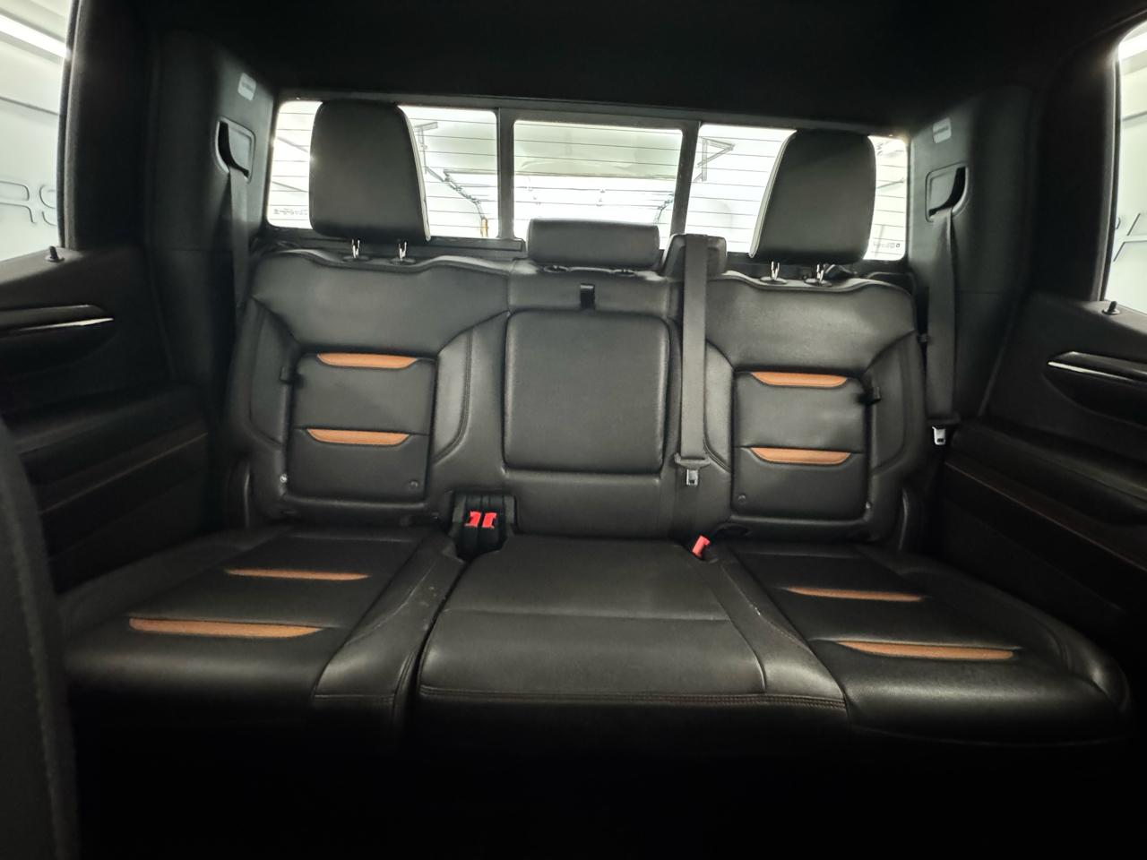 GMC Sierra 1500 4WD Crew Cab 157" AT4 2022