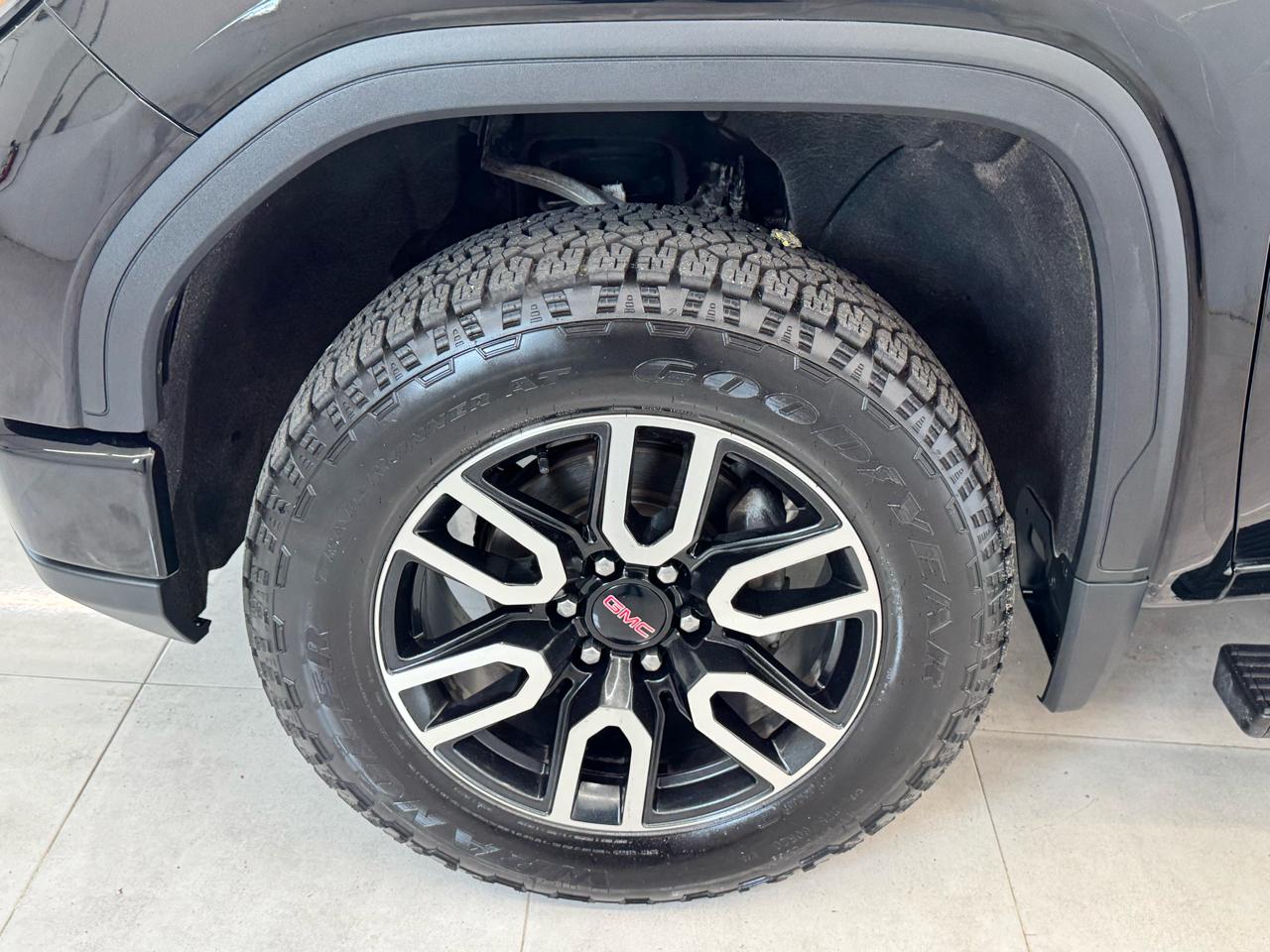 GMC Sierra 1500 4WD Crew Cab 157" AT4 2022