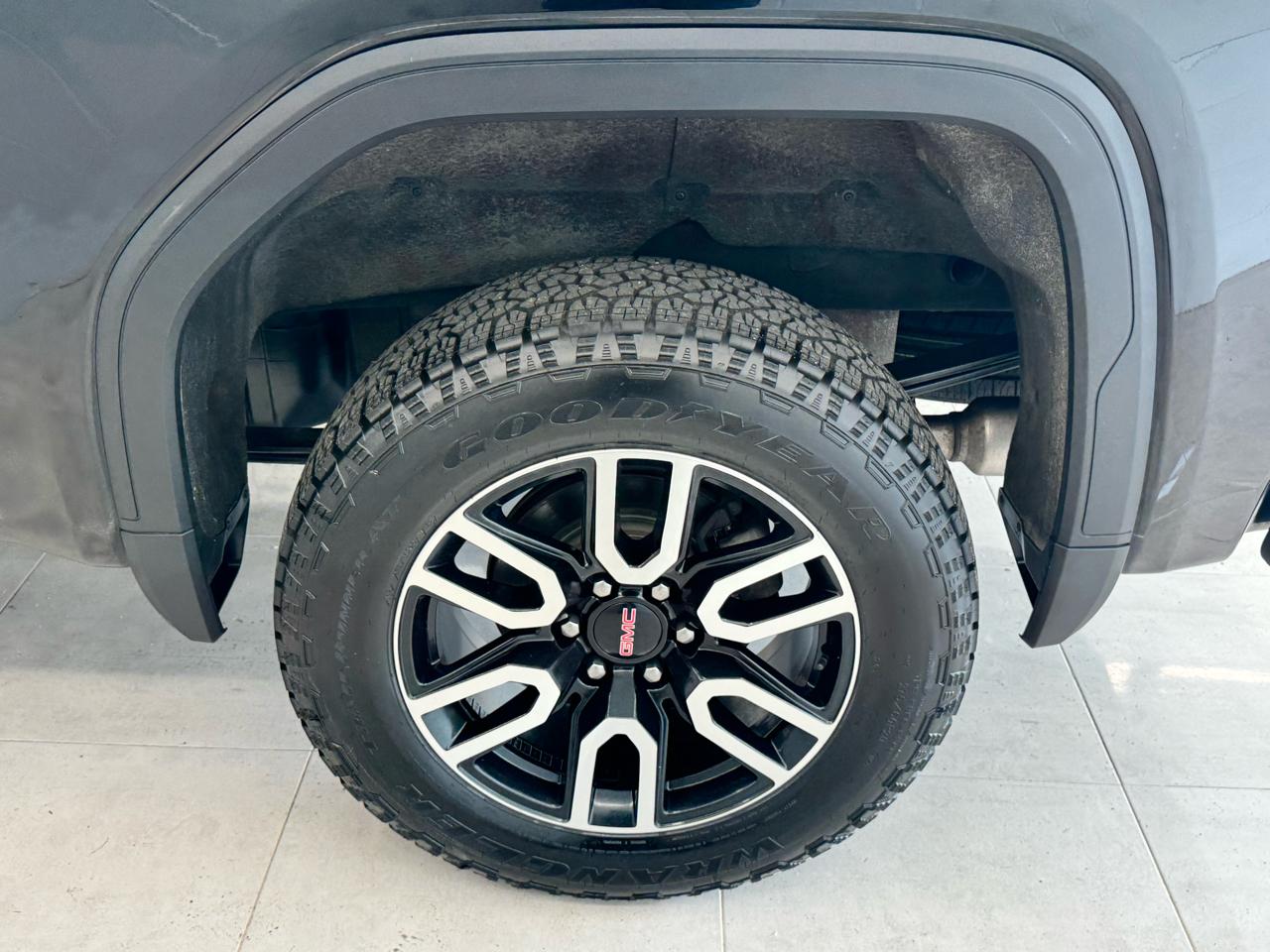 GMC Sierra 1500 4WD Crew Cab 157" AT4 2022