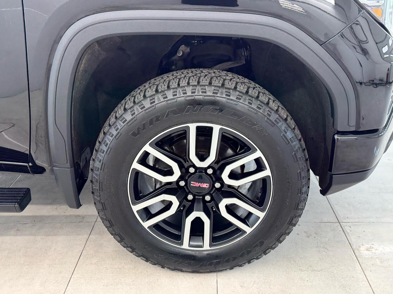 GMC Sierra 1500 4WD Crew Cab 157" AT4 2022