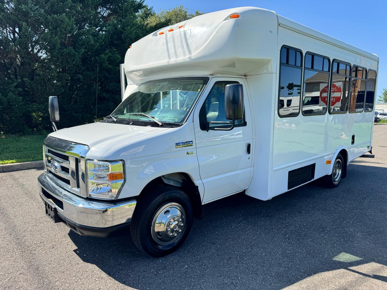 Ford E-Series Cutaway E-350 SRW 138" WB 2019
