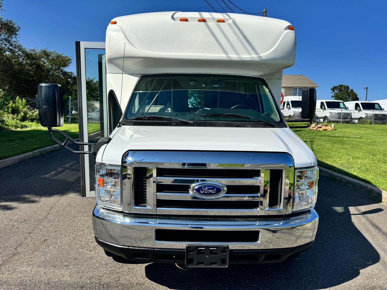 Ford E-Series Cutaway E-350 SRW 138" WB 2019