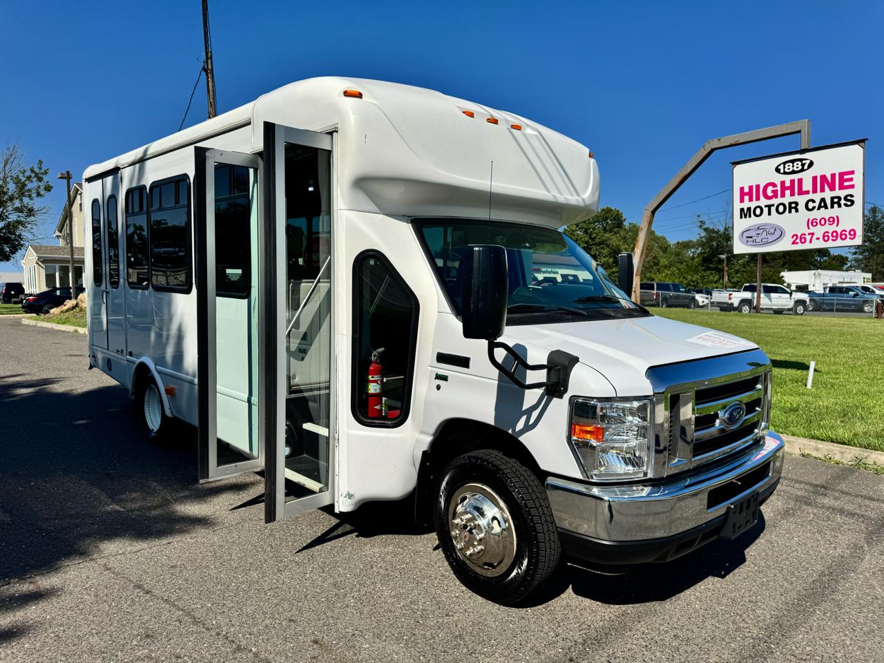 Ford E-Series Cutaway E-350 SRW 138" WB 2019