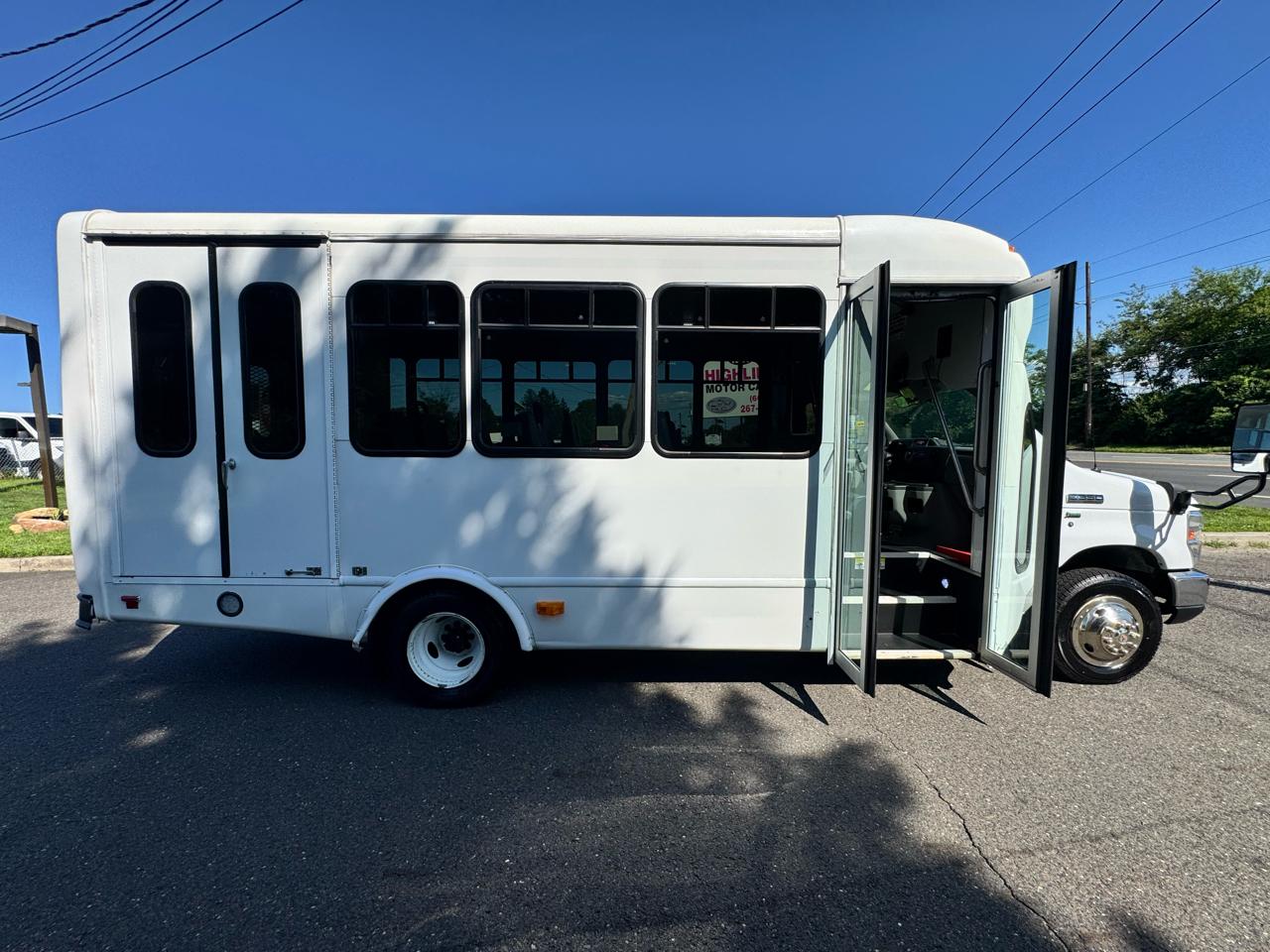 Ford E-Series Cutaway E-350 SRW 138" WB 2019