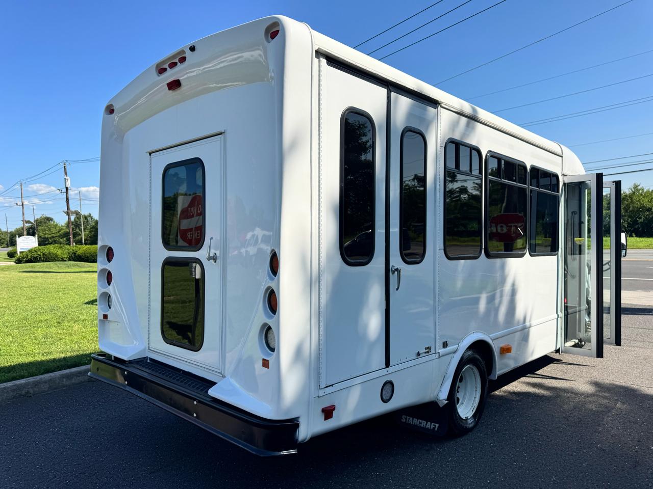 Ford E-Series Cutaway E-350 SRW 138" WB 2019