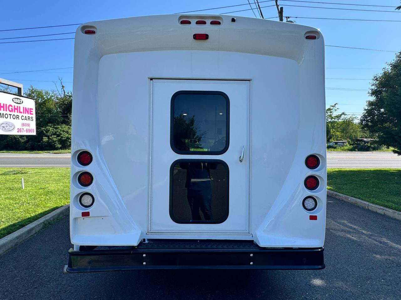 Ford E-Series Cutaway E-350 SRW 138" WB 2019