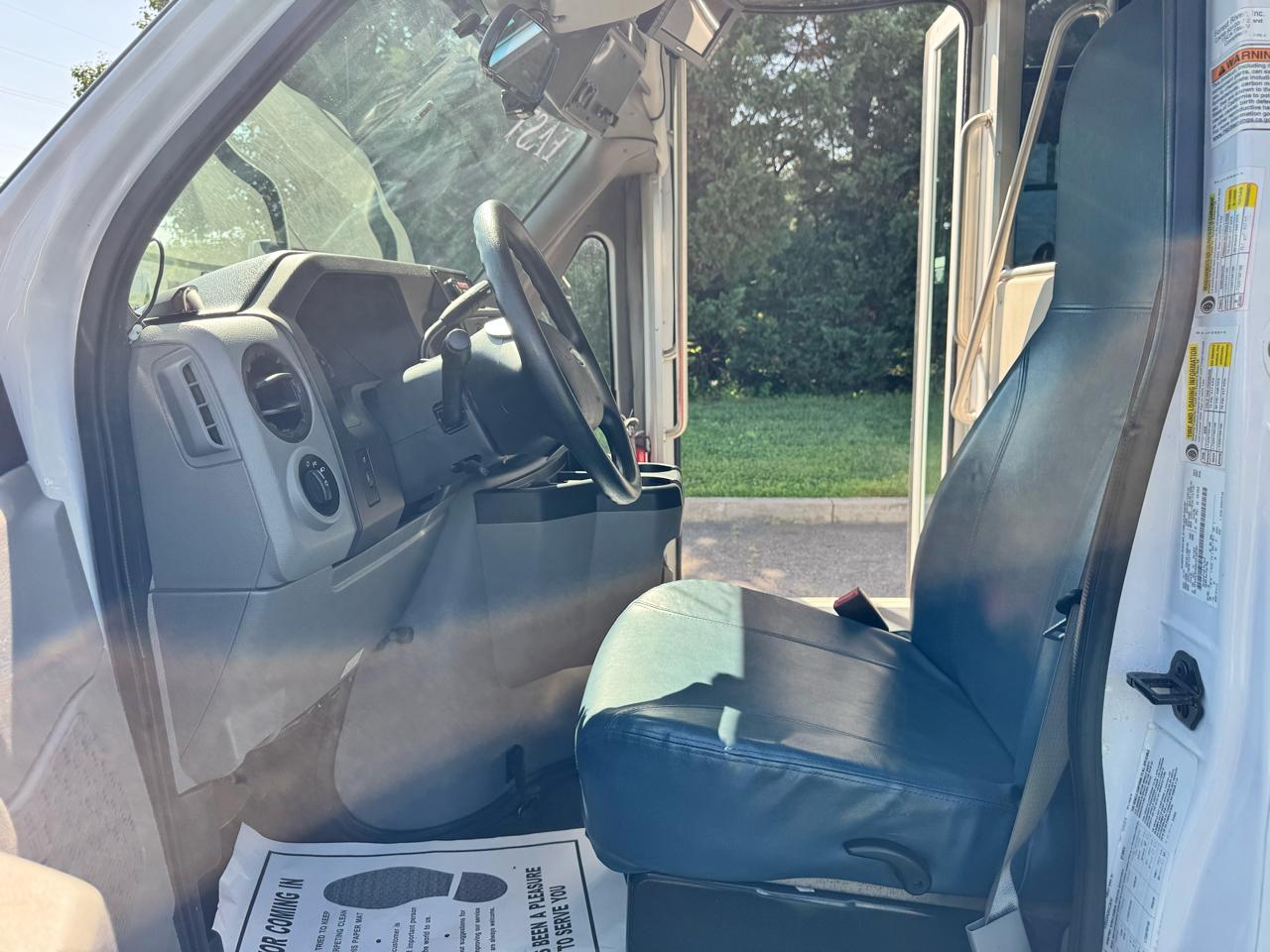 Ford E-Series Cutaway E-350 SRW 138" WB 2019